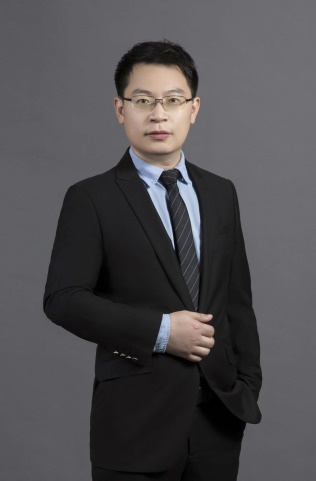 融胜配资 华商基金王毅文：以产业视角穿越周期 代表作业绩近3年同类前十